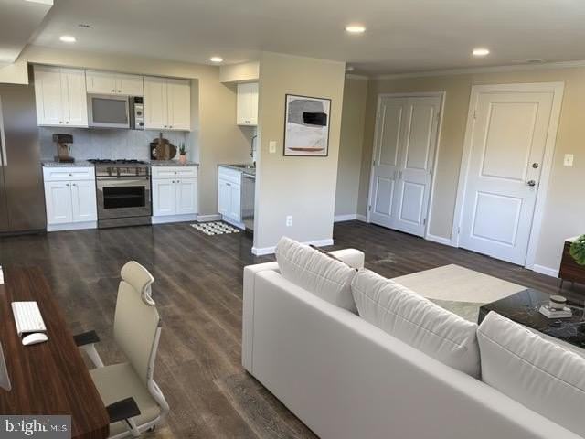 90 Jackson St - Photo 2 of 10