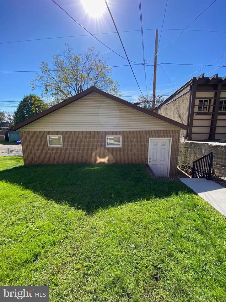 808 E High St - Photo 2 of 2