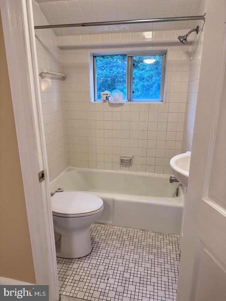 306 Whites Rd - Photo 4 of 12