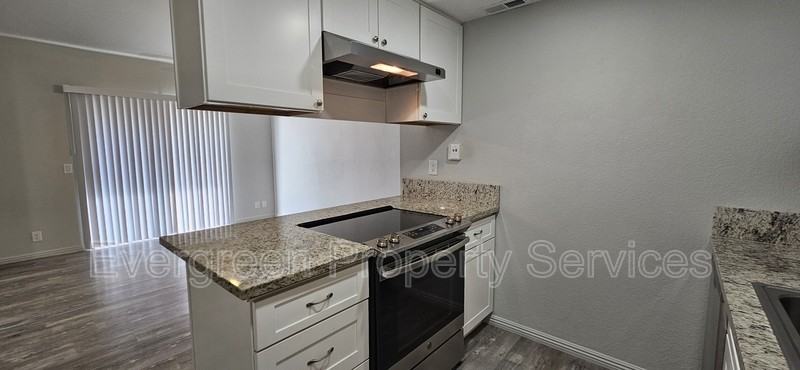34 Dean Way Apt A - Photo 6 of 13