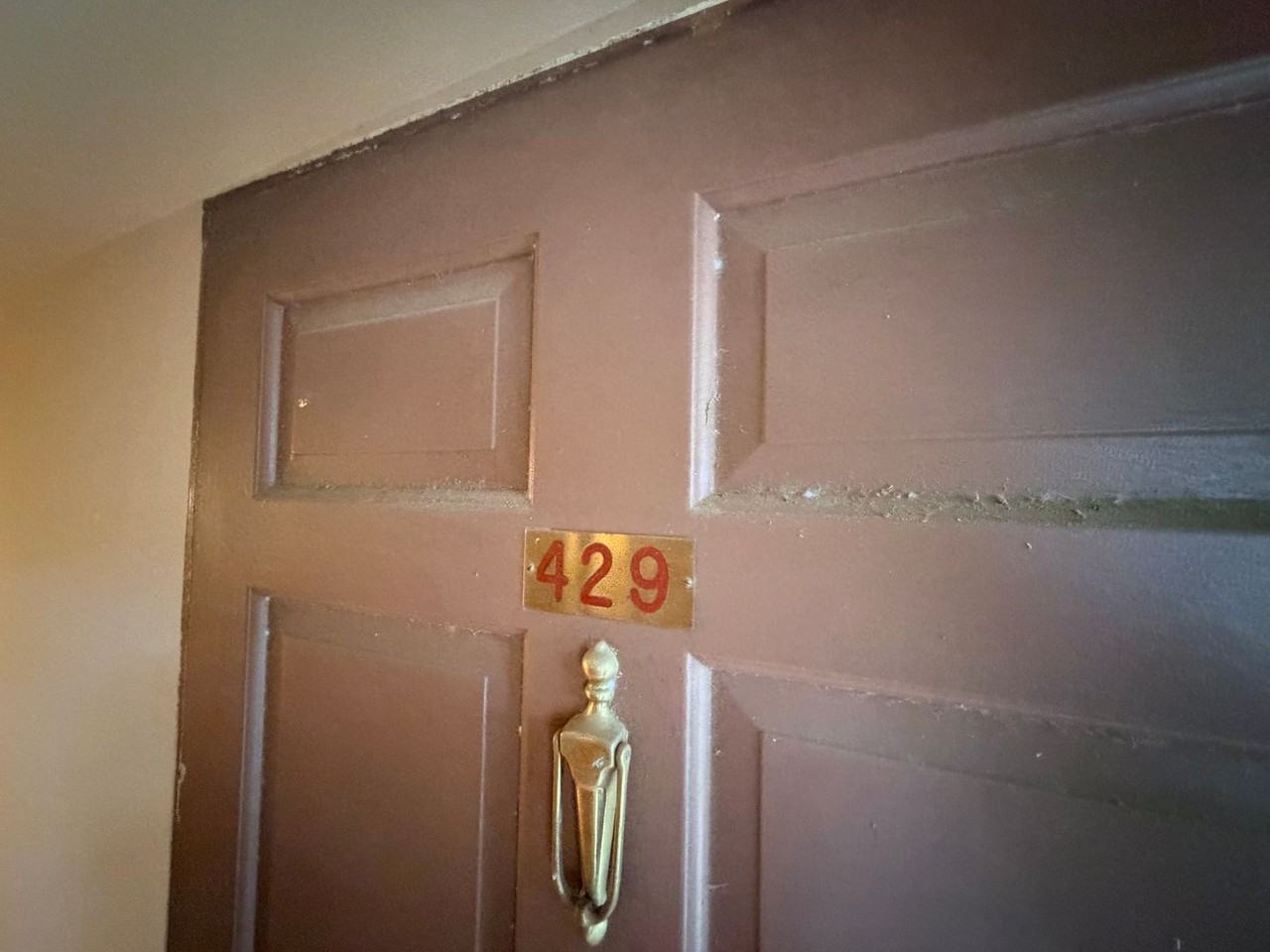 429 Cambout St - Photo 4 of 18