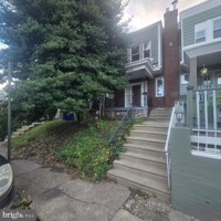 featured image of 5918 N Franklin St