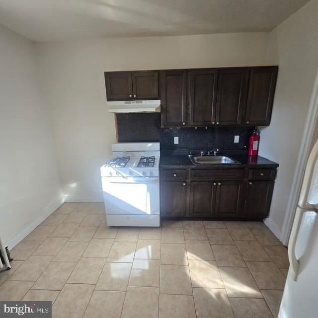5918 N Franklin St - Photo 3 of 11