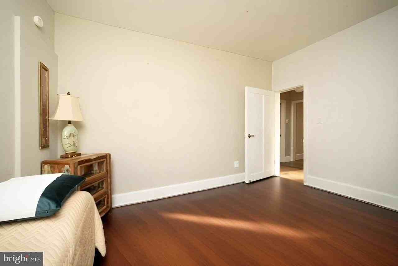 1518 Waverly St #1 - Photo 7 of 17