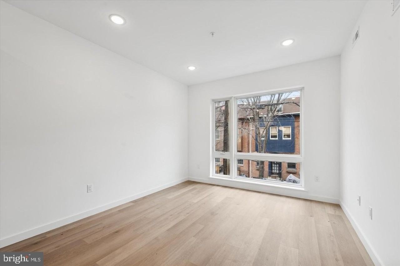 754 S 4th St #305 - Photo 5 of 17