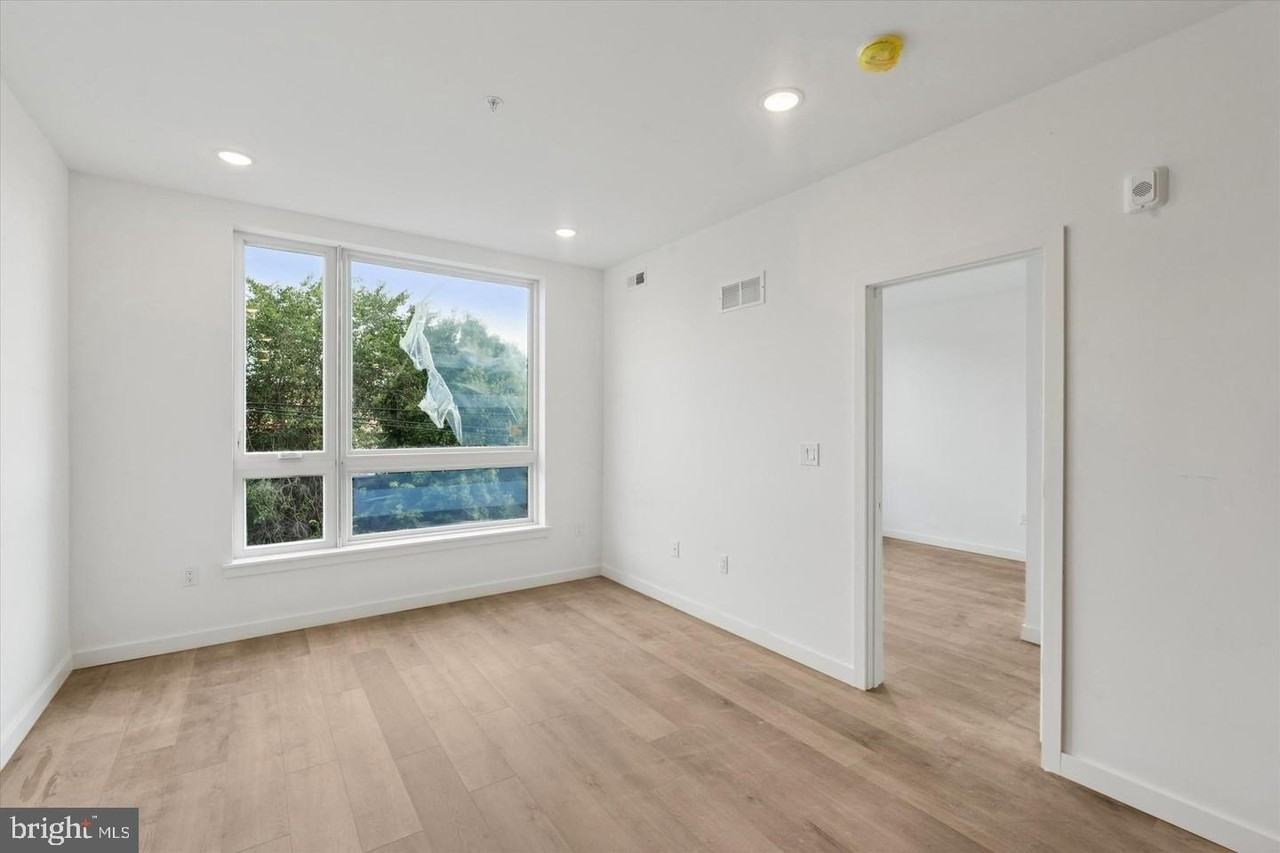 754 S 4th St #305 - Photo 6 of 17
