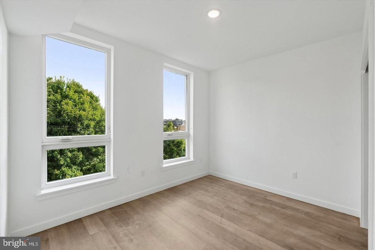754 S 4th St #305 - Photo 7 of 17