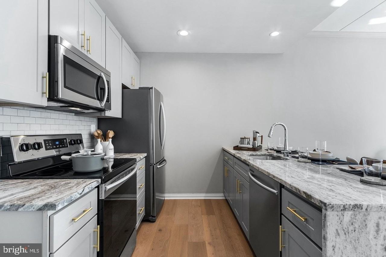 60 N 23rd St #1106 - Photo 2 of 31