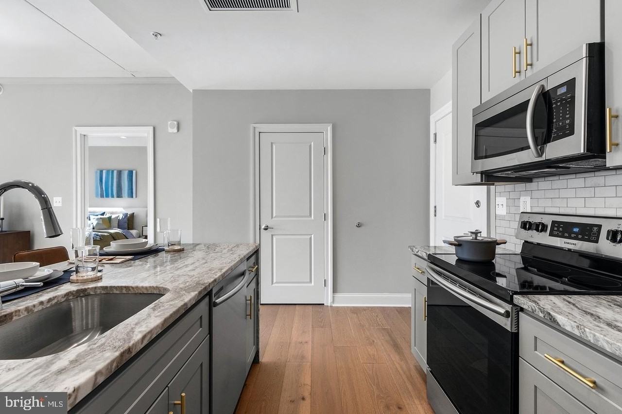 60 N 23rd St #1106 - Photo 3 of 31