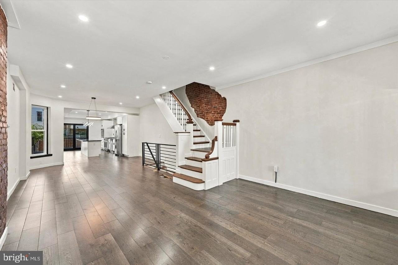 531 S 55th St - Photo 4 of 33