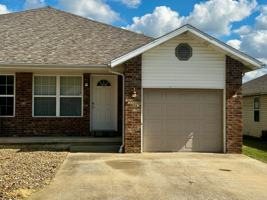 featured image of 470 Warren Ct