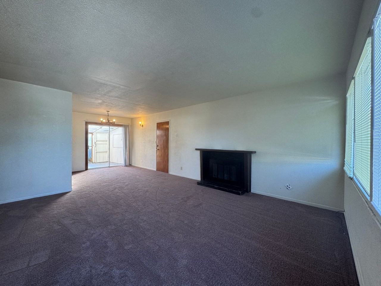 1815 1815 & 1815 A ROBERTS WAY - Photo 4 of 12
