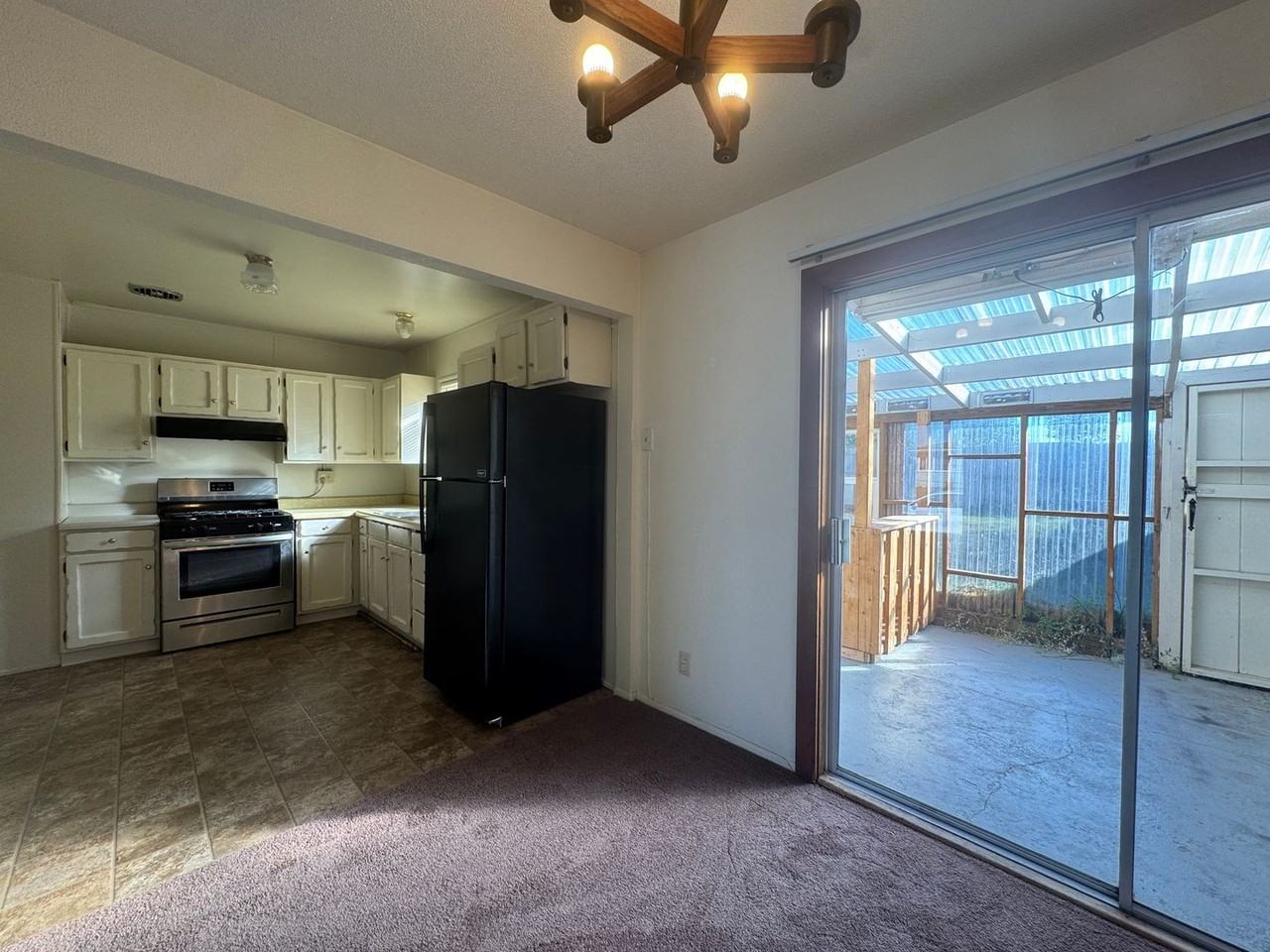 1815 1815 & 1815 A ROBERTS WAY - Photo 5 of 12