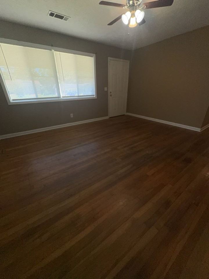 624 Wright Dr - Photo 2 of 15