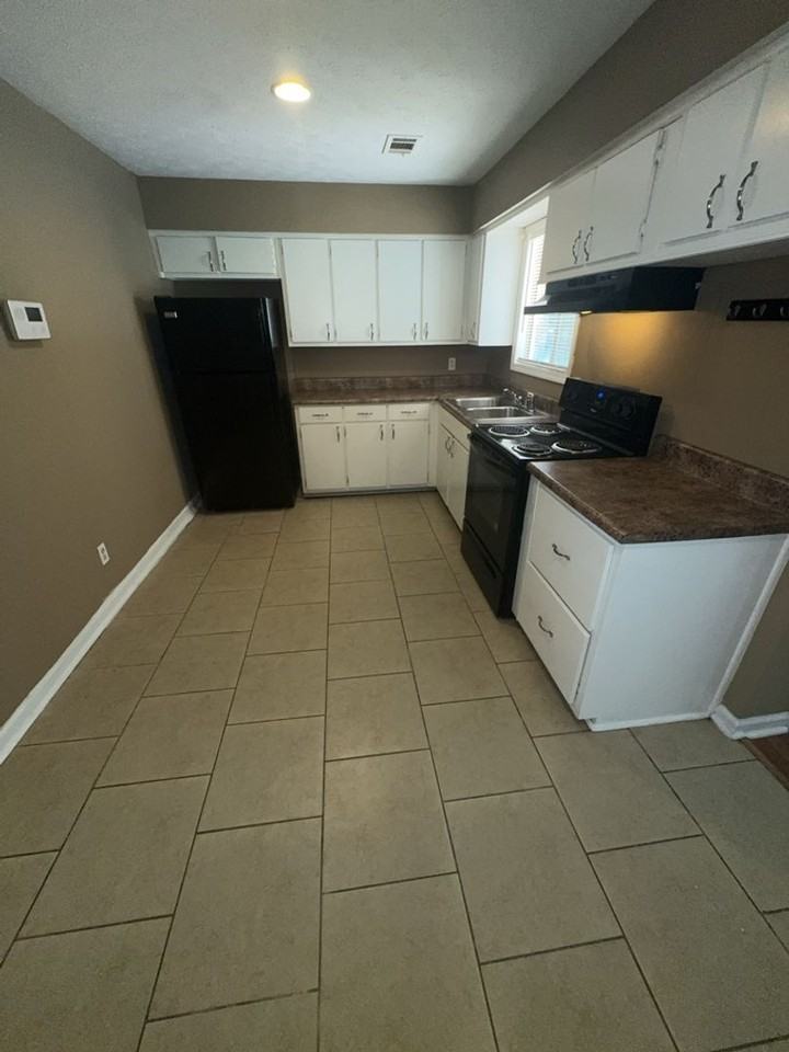 624 Wright Dr - Photo 3 of 15