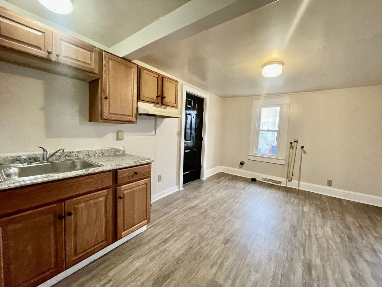 355 S Pine St - Photo 6 of 16