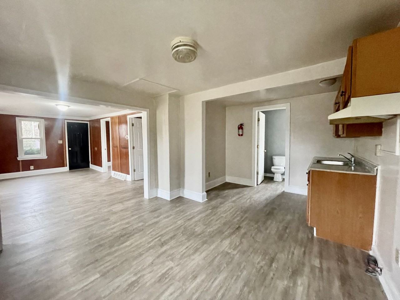 355 S Pine St - Photo 7 of 16