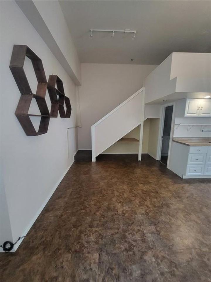 2200 Curtis Avenue - Photo 3 of 11
