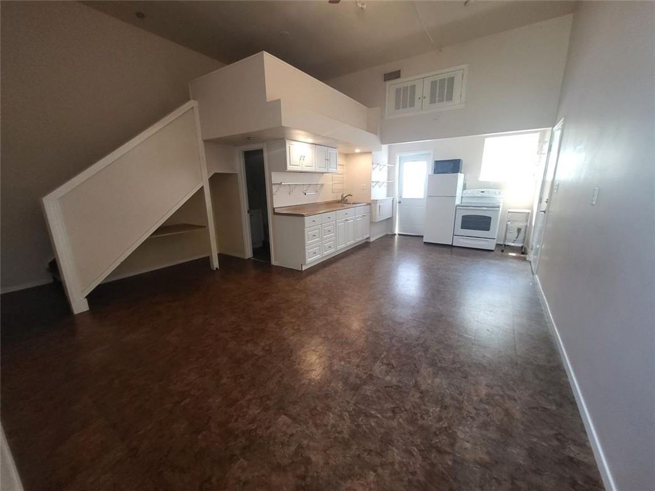 2200 Curtis Avenue - Photo 4 of 11