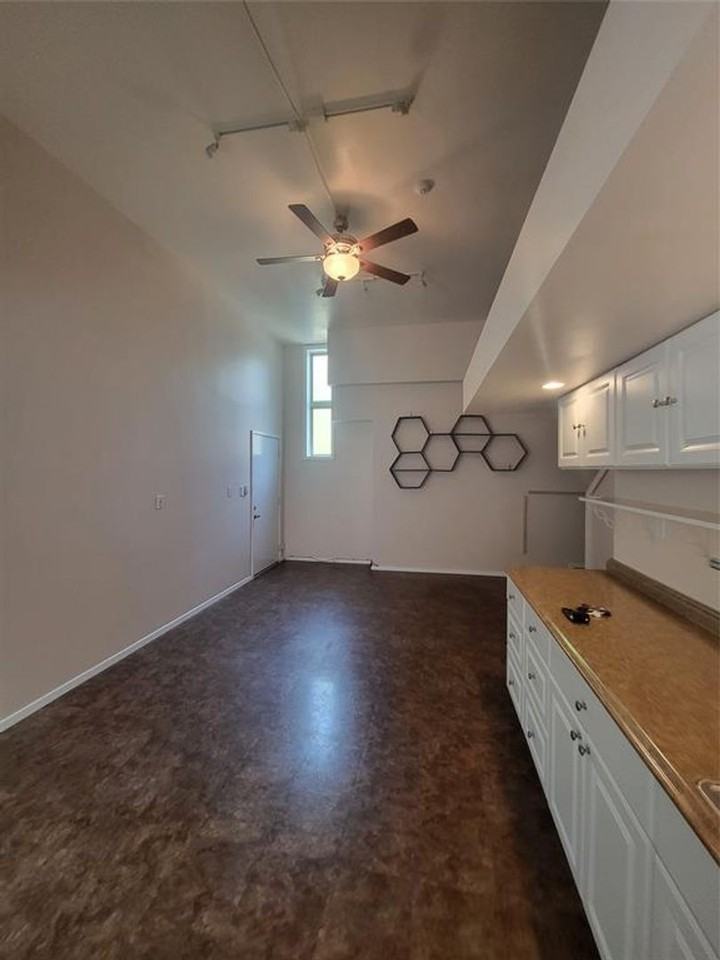 2200 Curtis Avenue - Photo 7 of 11