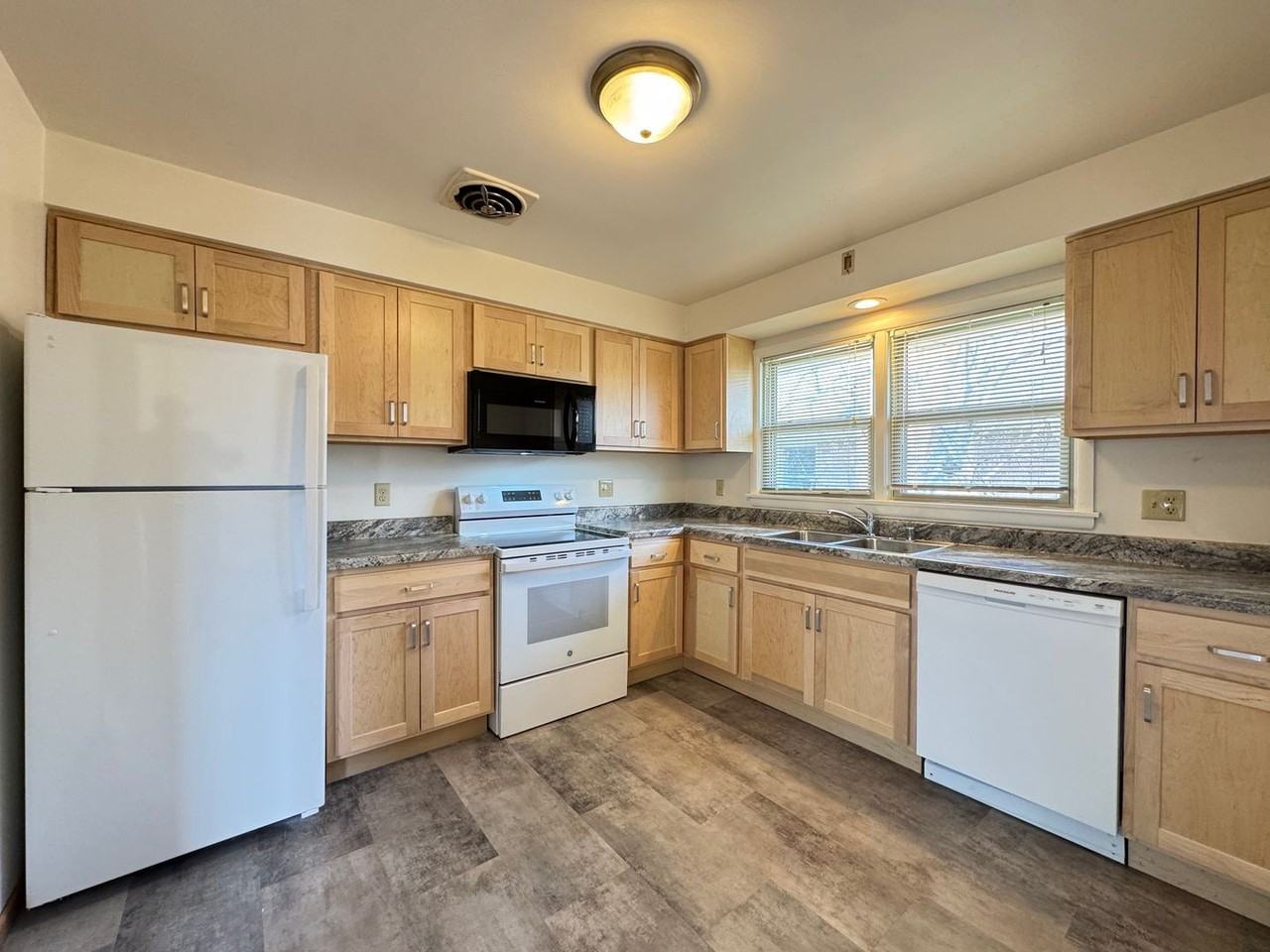 901 High St - Photo 7 of 15