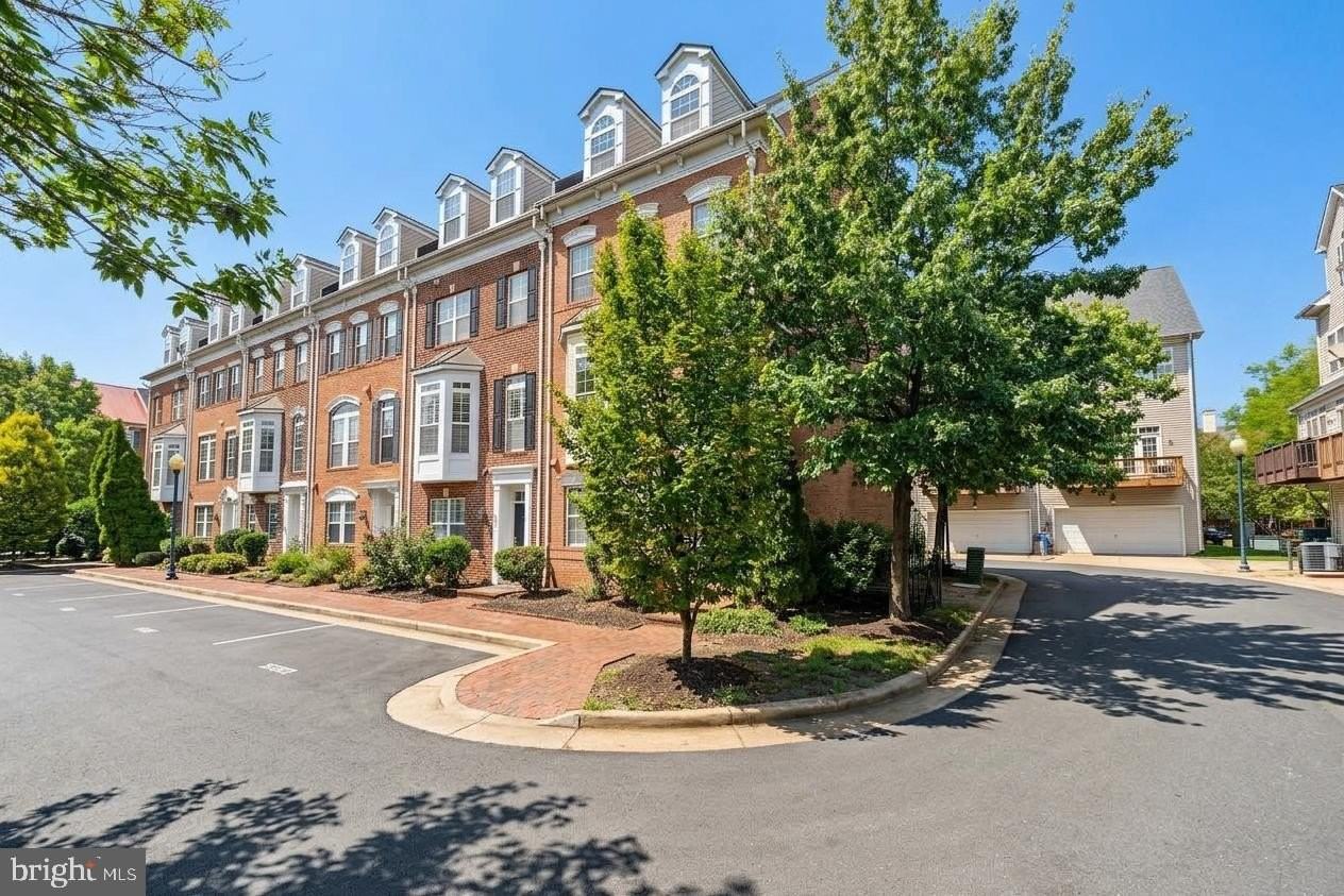 325 Fucci Ct - Photo 2 of 50