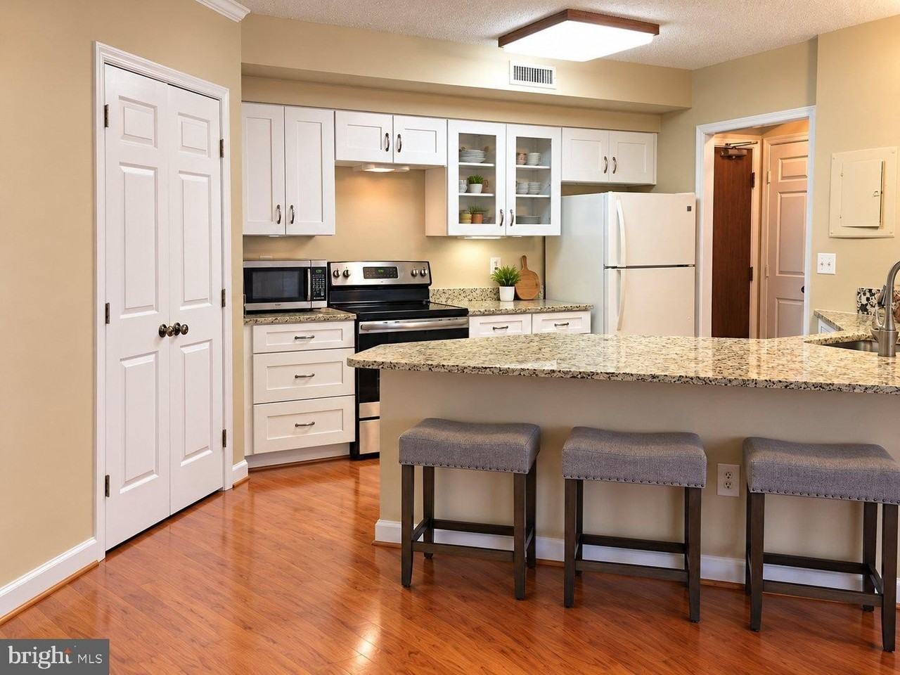 801 S Pitt St #332 - Photo 3 of 16