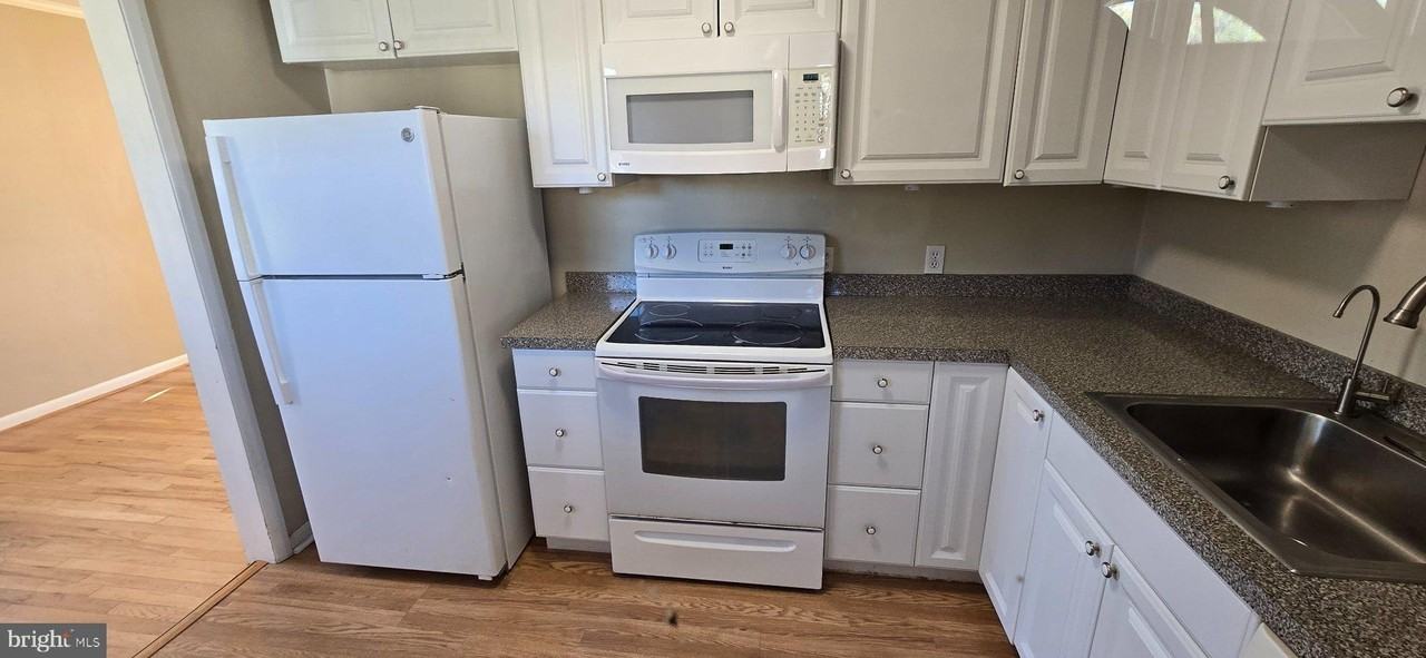 227 Maury Ave - Photo 4 of 13