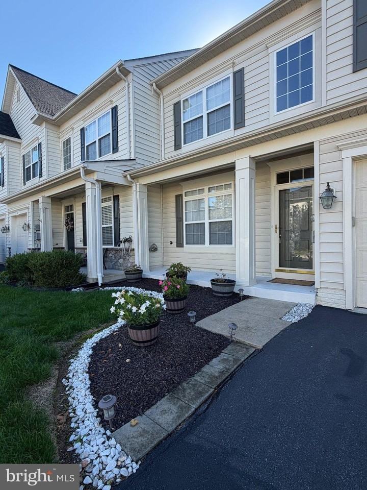 109 Quinton Oaks Cir - Photo 2 of 29