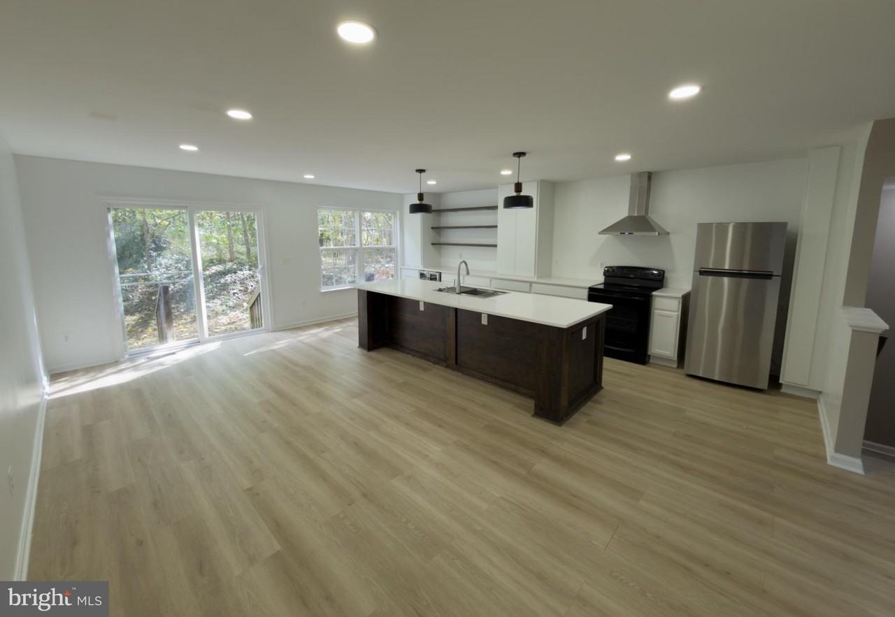 5248 Mulberry Run Ct - Photo 3 of 19