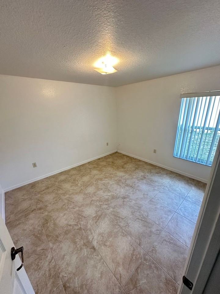 8538 Sw 136th Loop - Photo 7 of 11