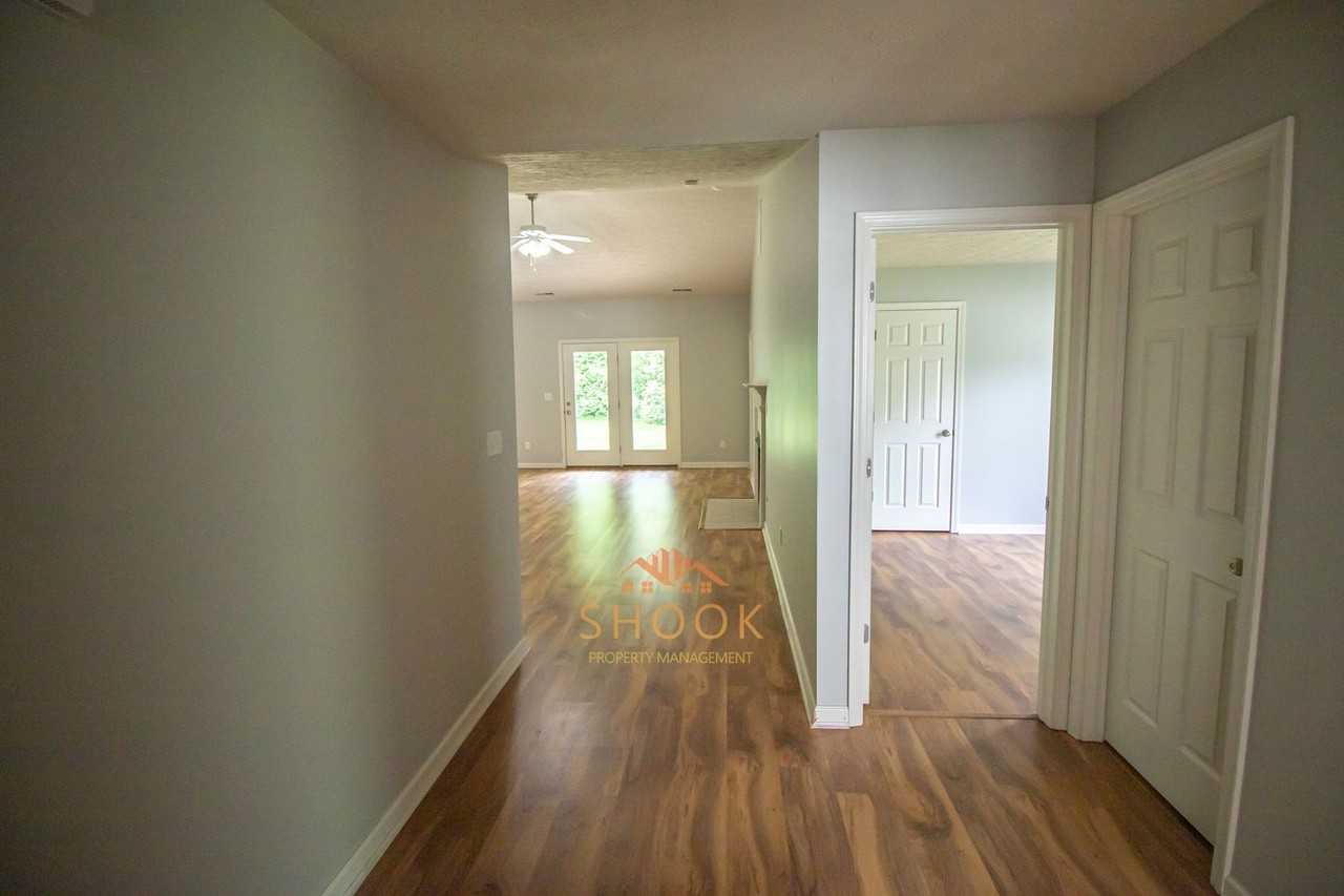 3652 Ellison Dr - Photo 2 of 18