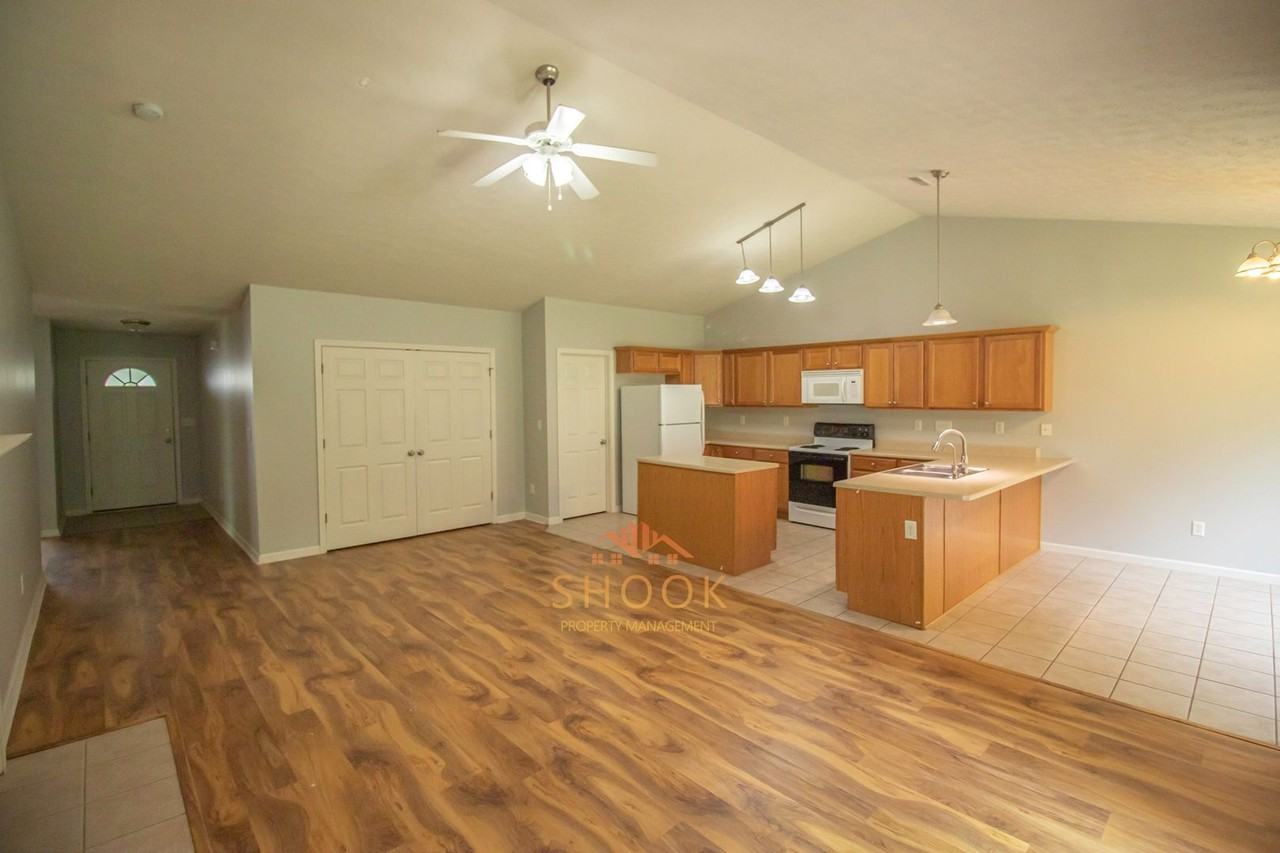 3652 Ellison Dr - Photo 3 of 18