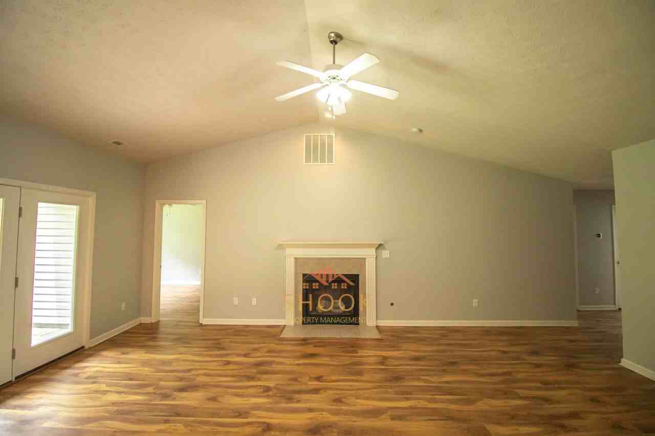 3652 Ellison Dr - Photo 6 of 18