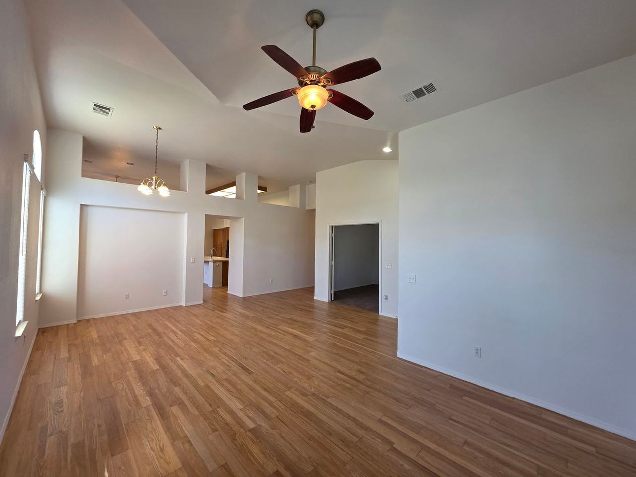 5637 W Monte Verde Ave - Photo 2 of 17