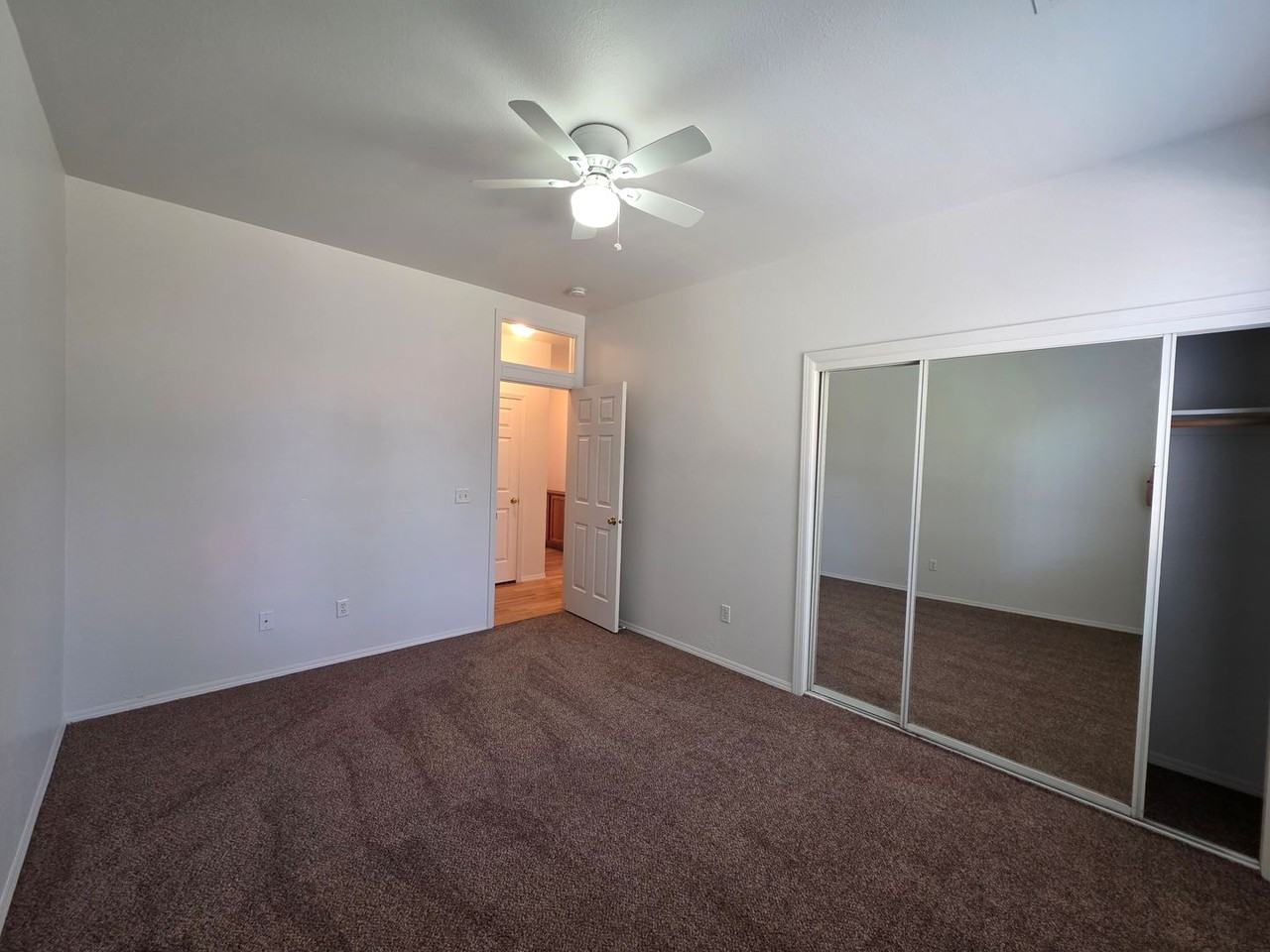 5637 W Monte Verde Ave - Photo 7 of 17