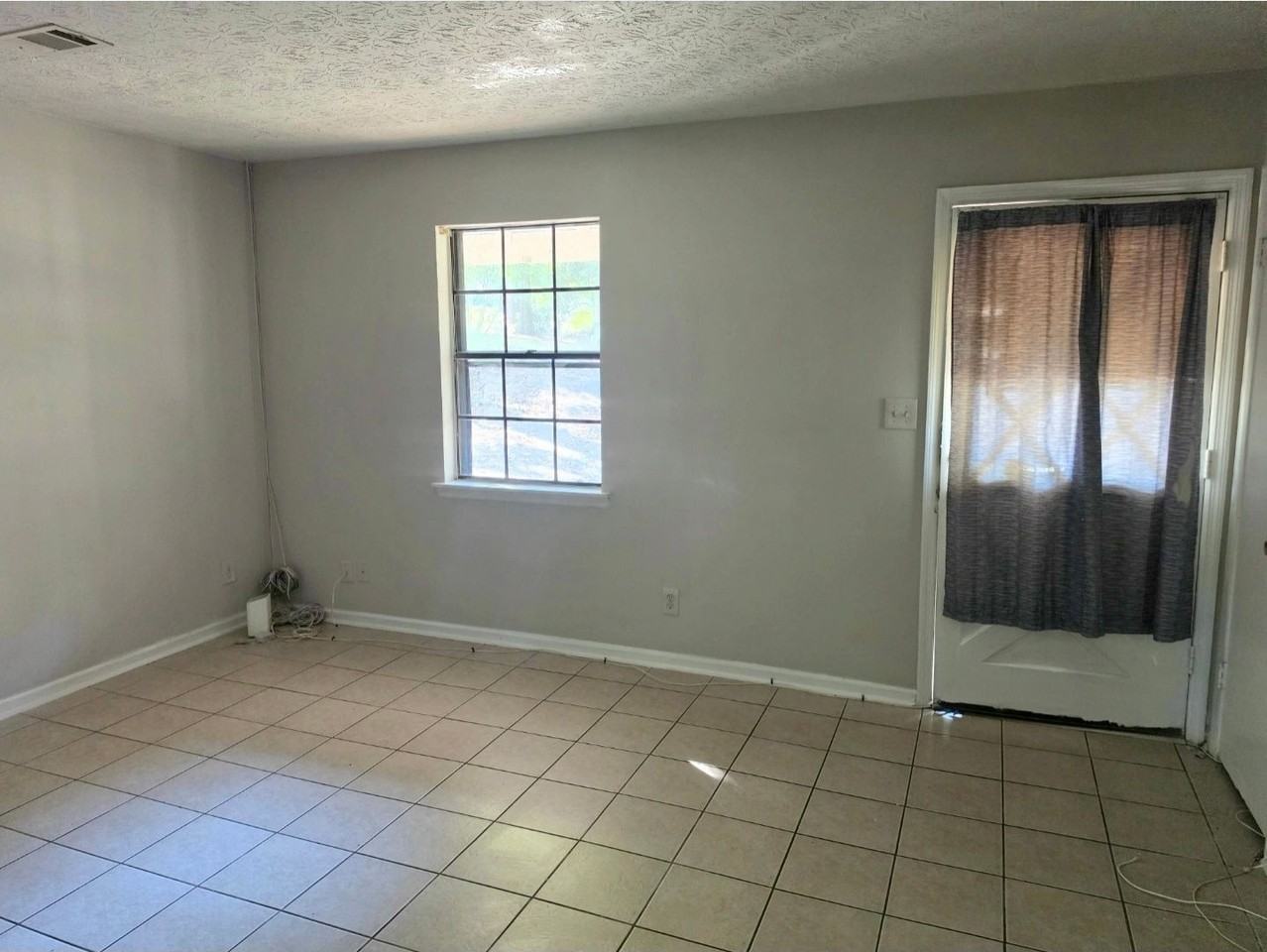 2930 Woodfield Dr - Photo 5 of 17