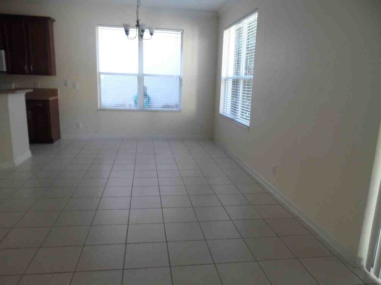 234 W Tarrington Dr - Photo 4 of 34