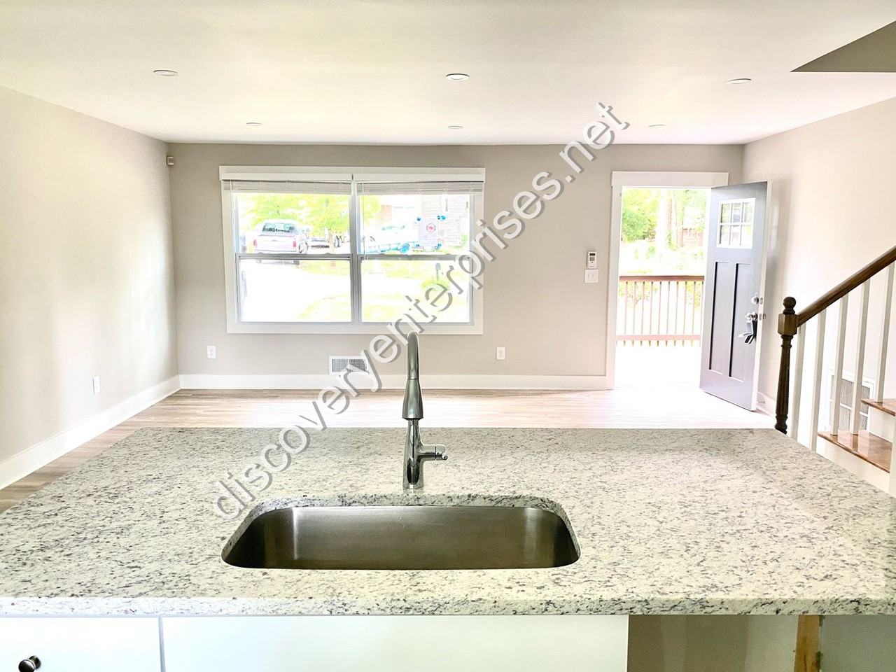 7977 Keystone Ct - Photo 5 of 29