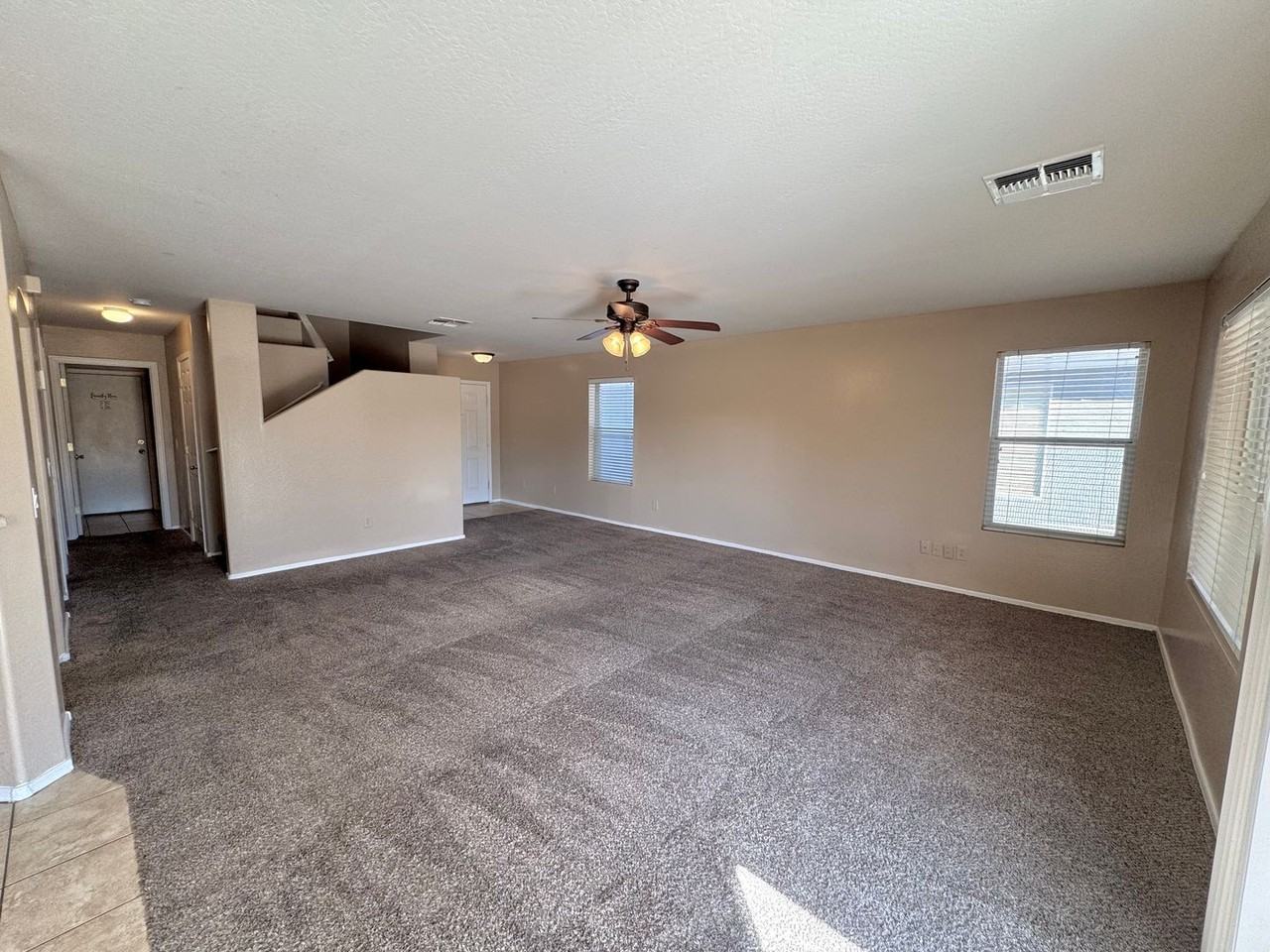 1403 E Rolls Rd - Photo 6 of 38