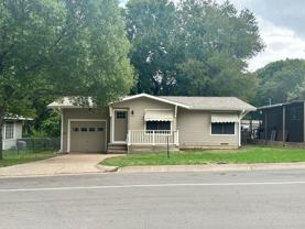 1221 S Lamar St - Photo 1 of 1