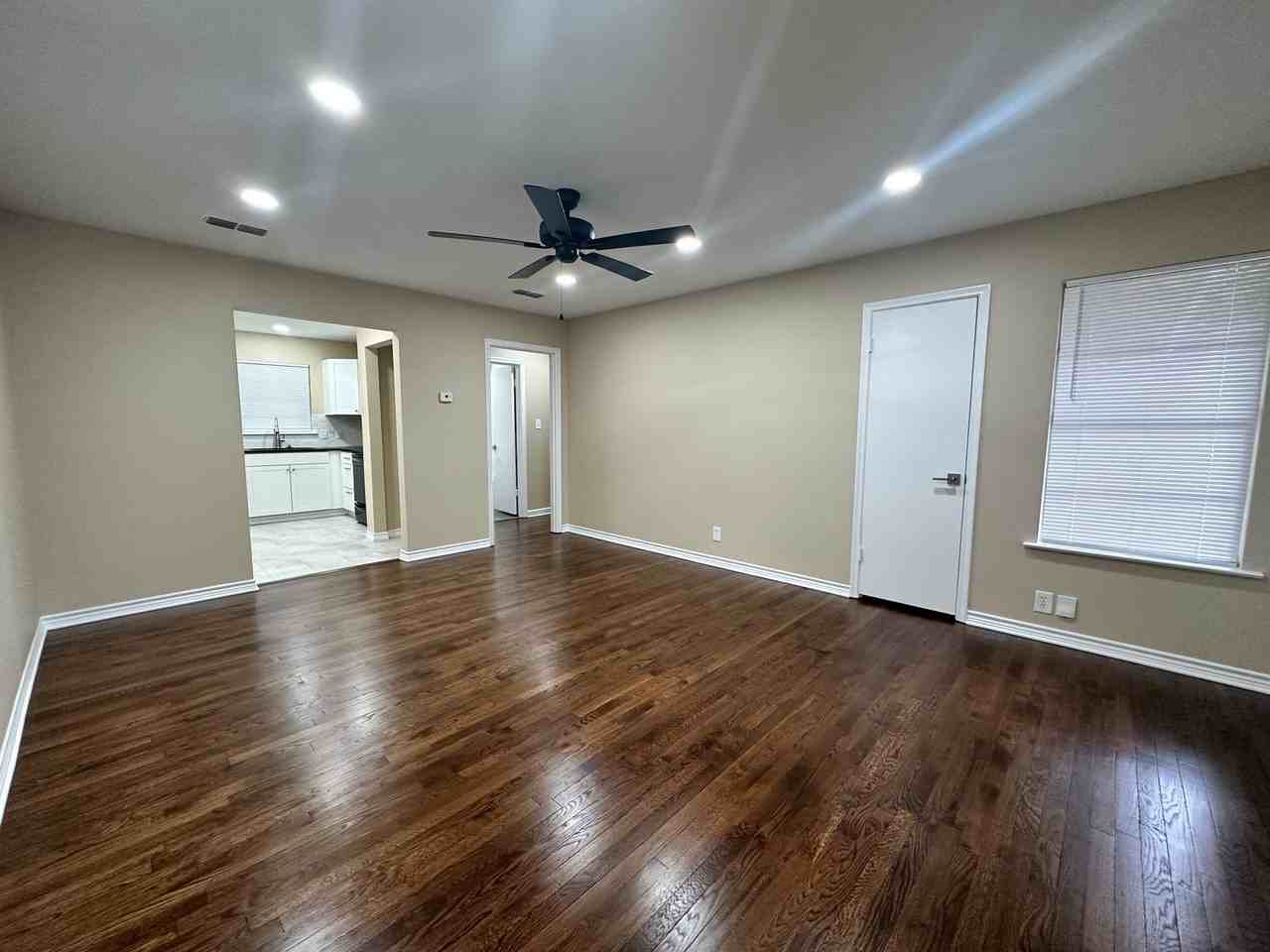 1221 S Lamar St - Photo 2 of 18