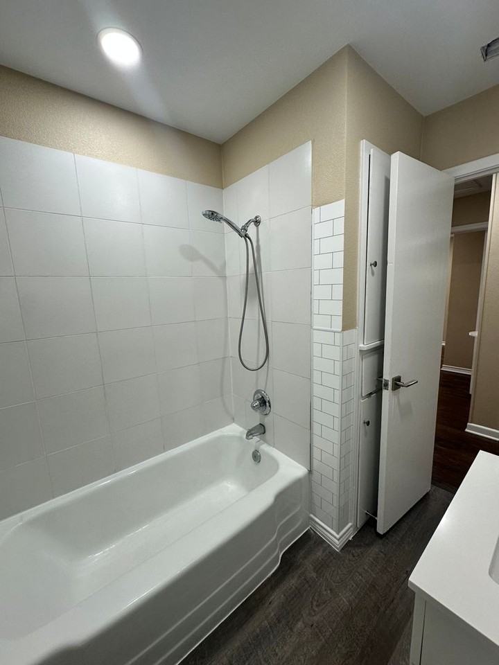 1221 S Lamar St - Photo 6 of 18