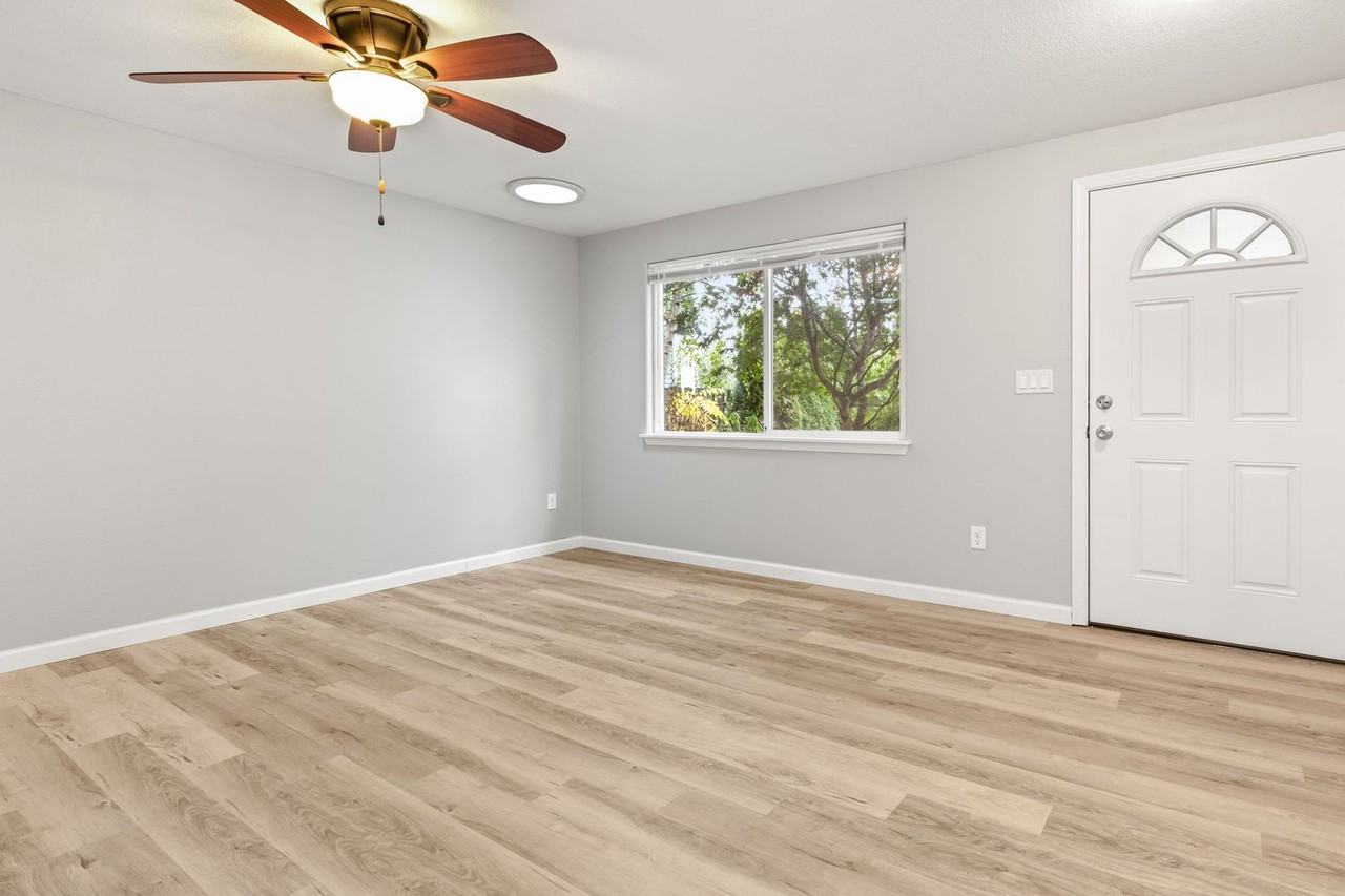 8924 Se Claybourne St - Photo 4 of 31