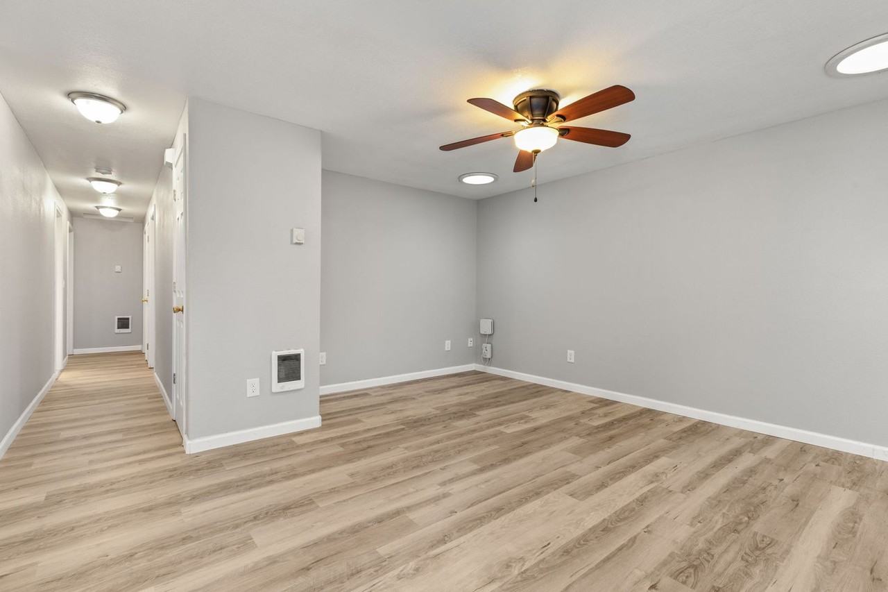 8924 Se Claybourne St - Photo 5 of 31
