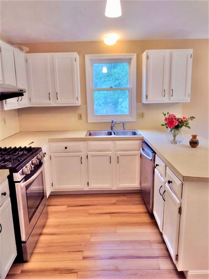 4 Gibbs Ln - Photo 4 of 19