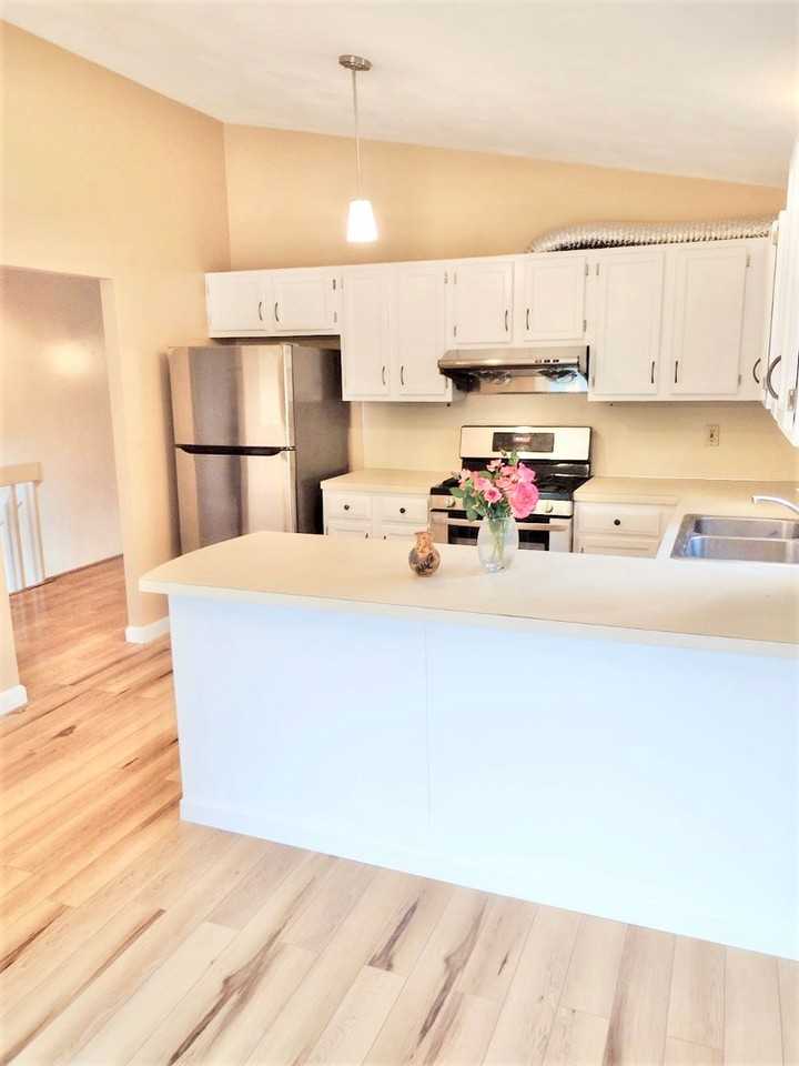 4 Gibbs Ln - Photo 5 of 19