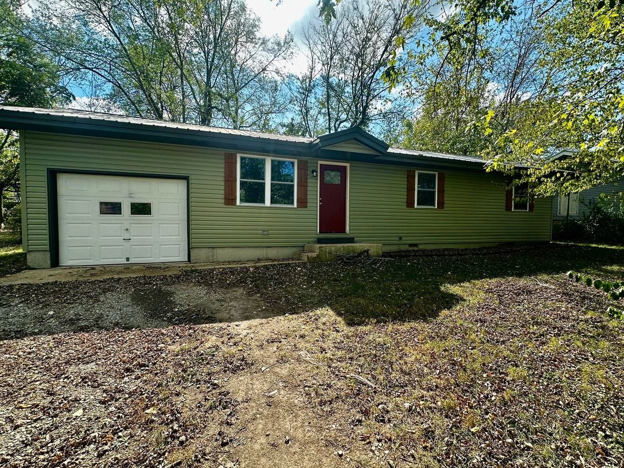 304 Lura Dr
