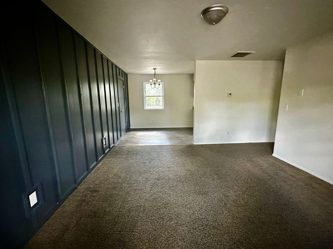 304 Lura Dr - Photo 2 of 6