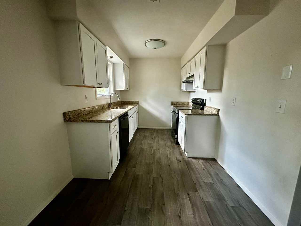 304 Lura Dr - Photo 3 of 6